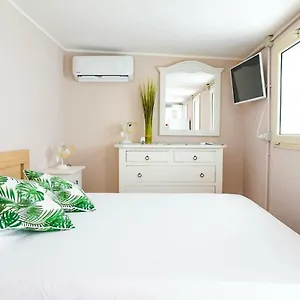 Aurelia - Modern Seafront Studio Appartamento